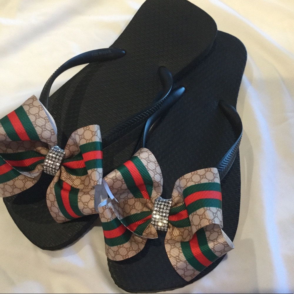 Black Flip Flops/Gucci Bow